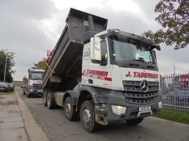 Mercedes-Benz Arocs 3243 K 8X4 - Camion benne: photos 3 Mercedes-Benz Arocs 3243 K 8X4 - Camion benne: photos 3