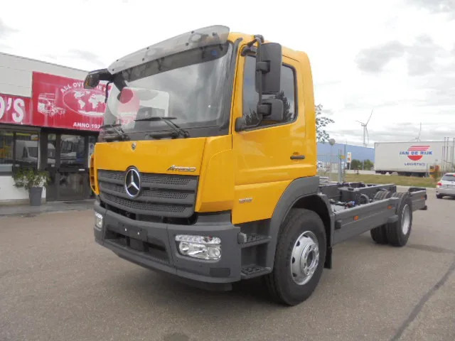 Mercedes-Benz Atego 1518 NEW DEMO MET FABRIEKS GARANTIE - Châssis cabine: photos 1 Mercedes-Benz Atego 1518 NEW DEMO MET FABRIEKS GARANTIE - Châssis cabine: photos 1