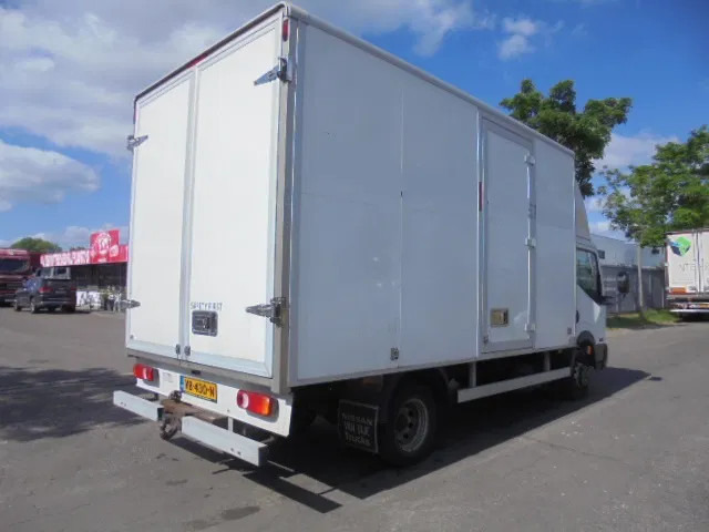 Nissan Cabstar 35.14 - Fourgon: photos 4 Nissan Cabstar 35.14 - Fourgon: photos 4