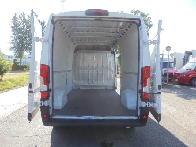 Opel Movano L3H2 2.2L BLUE HDI 140 - Fourgon utilitaire: photos 5 Opel Movano L3H2 2.2L BLUE HDI 140 - Fourgon utilitaire: photos 5