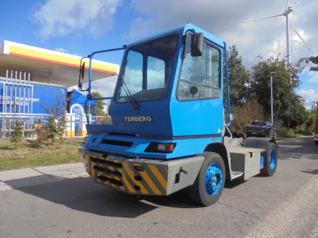 Terberg YT 182 NL KENTEKEN - Tracteur portuaire: photos 1 Terberg YT 182 NL KENTEKEN - Tracteur portuaire: photos 1