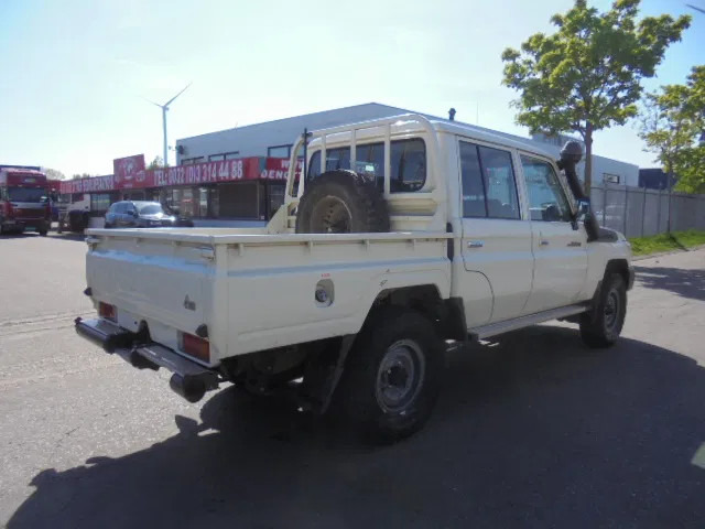 Toyota Land Cruiser HJ79L 4X4 CREWCAB PICKUP EXPORT OUTSIDE EU ONLY - Voiture: photos 4 Toyota Land Cruiser HJ79L 4X4 CREWCAB PICKUP EXPORT OUTSIDE EU ONLY - Voiture: photos 4