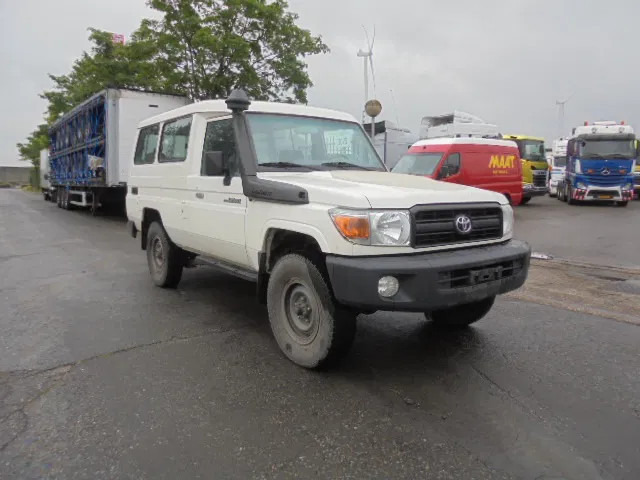 Toyota Land Cruiser HZJ78L 4X4 EXPORT OUTSIDE EU ONLY - Voiture: photos 3 Toyota Land Cruiser HZJ78L 4X4 EXPORT OUTSIDE EU ONLY - Voiture: photos 3