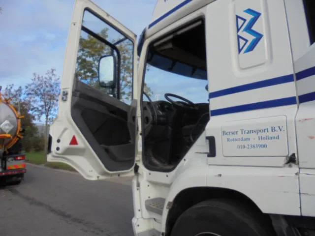 Tracteur routier DAF CF 400: photos 7