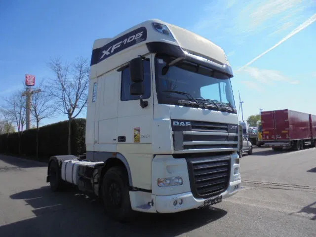 DAF XF 105.460 SUPERSPACE - Tracteur routier: photos 3 DAF XF 105.460 SUPERSPACE - Tracteur routier: photos 3