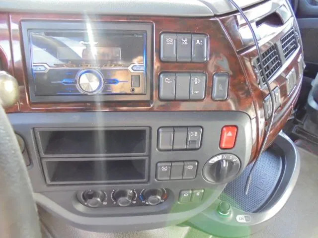 Crédit-bail DAF XF 106.460 SUPER SPACE CAB DAF XF 106.460 SUPER SPACE CAB: photos 13