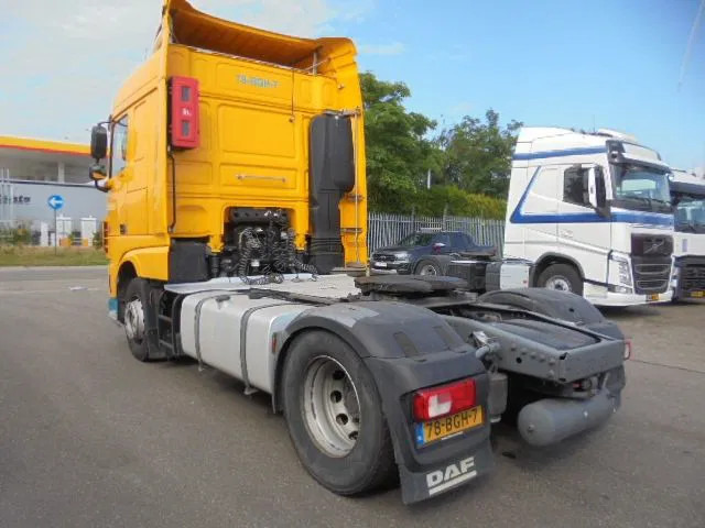 Tracteur routier DAF XF 440 125XDAF 106 TRACTORHEAD IN STOCK: photos 7 Tracteur routier DAF XF 440 125XDAF 106 TRACTORHEAD IN STOCK: photos 7