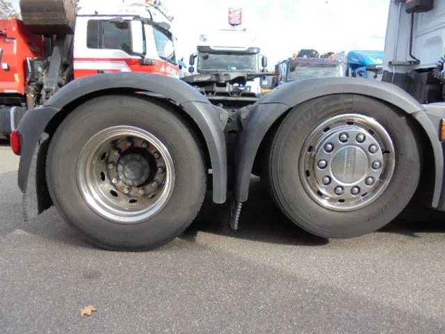 DAF XF 440 6X2 - Tracteur routier: photos 4 DAF XF 440 6X2 - Tracteur routier: photos 4