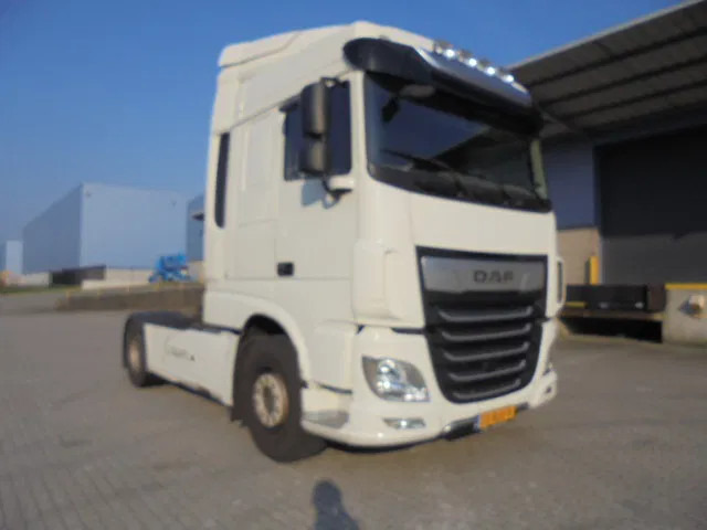 DAF XF 450 - Tracteur routier: photos 3 DAF XF 450 - Tracteur routier: photos 3