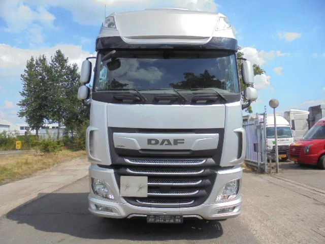 DAF XF 450 FTG 6X2 SUPER SPACE - Tracteur routier: photos 2 DAF XF 450 FTG 6X2 SUPER SPACE - Tracteur routier: photos 2