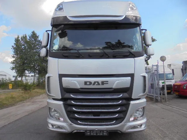 DAF XF 450 FTG 6X2 SUPER SPACE DUITSE BRIEF - Tracteur routier: photos 2 DAF XF 450 FTG 6X2 SUPER SPACE DUITSE BRIEF - Tracteur routier: photos 2