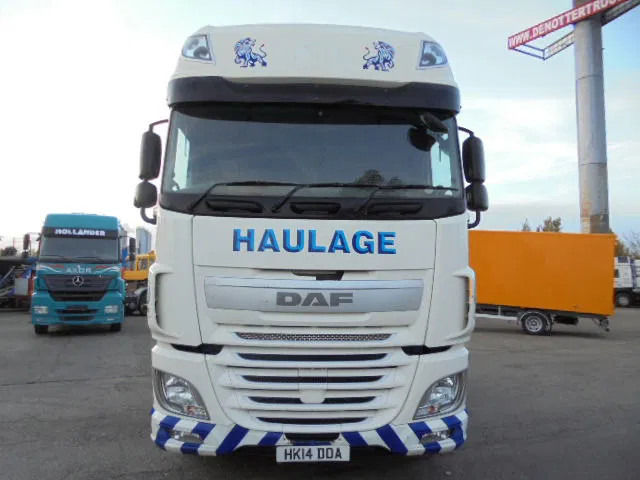 DAF XF 460 6X2 RHD - Tracteur routier: photos 2 DAF XF 460 6X2 RHD - Tracteur routier: photos 2