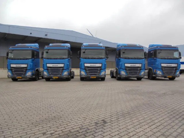DAF XF XF 106 SPACECAB - Tracteur routier: photos 2 DAF XF XF 106 SPACECAB - Tracteur routier: photos 2