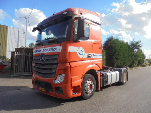 Mercedes-Benz Actros 1842 LS ENGINE NOT OK - Tracteur routier: photos 1 Mercedes-Benz Actros 1842 LS ENGINE NOT OK - Tracteur routier: photos 1