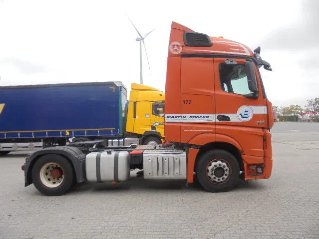 Mercedes-Benz Actros 1842 NL TRUCK APK 07-26 15X IN STOCK - Tracteur routier: photos 4 Mercedes-Benz Actros 1842 NL TRUCK APK 07-26 15X IN STOCK - Tracteur routier: photos 4