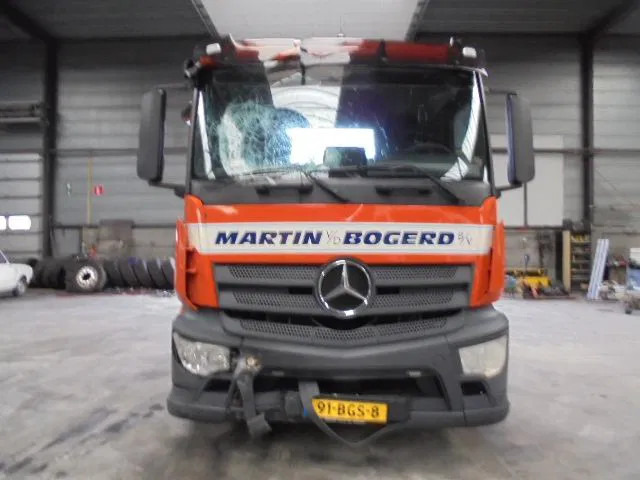 Mercedes-Benz Antos 1832 CABINE SCHADE FOR PARTS - Tracteur routier: photos 2 Mercedes-Benz Antos 1832 CABINE SCHADE FOR PARTS - Tracteur routier: photos 2
