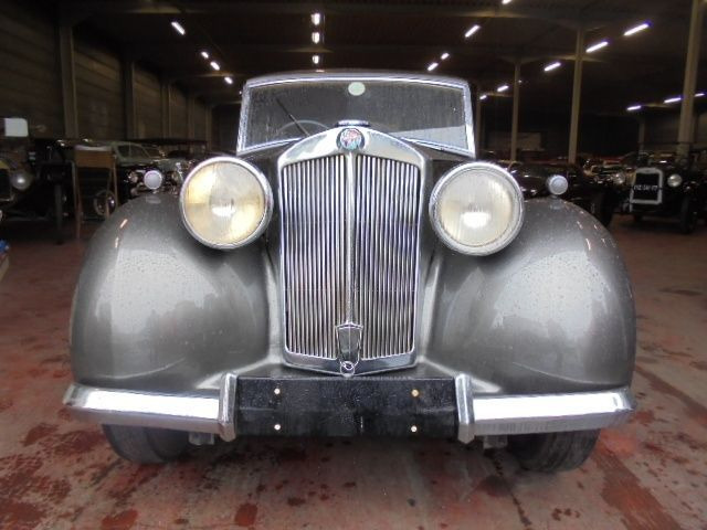 Triumph Roadster 1800 SALOON - Voiture: photos 4 Triumph Roadster 1800 SALOON - Voiture: photos 4