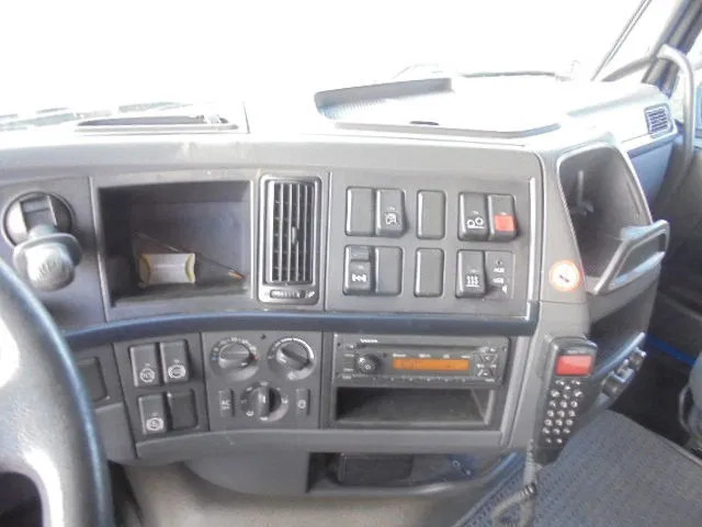 Camion à rideaux coulissants Volvo FH 420 6X2 NL TRUCK: photos 15 Camion à rideaux coulissants Volvo FH 420 6X2 NL TRUCK: photos 15