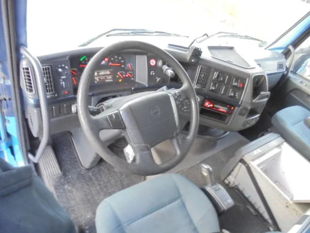 Camion à rideaux coulissants Volvo FH 420 6X2 NL TRUCK: photos 8 Camion à rideaux coulissants Volvo FH 420 6X2 NL TRUCK: photos 8