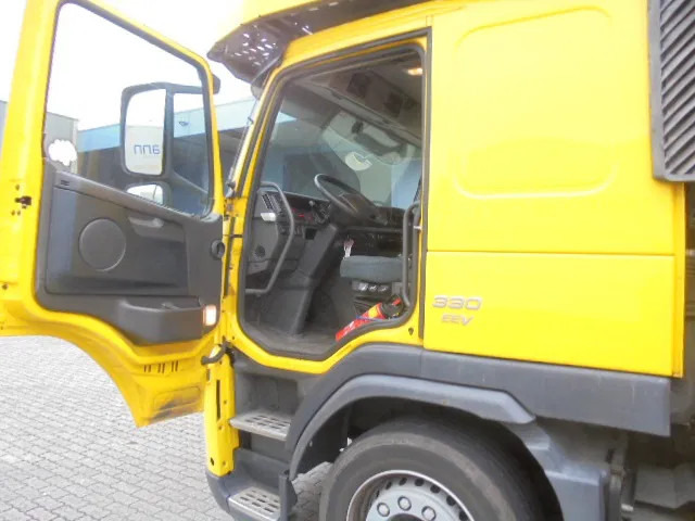 Volvo FM 330 KASSBOHRER - Camion porte-voitures: photos 5 Volvo FM 330 KASSBOHRER - Camion porte-voitures: photos 5