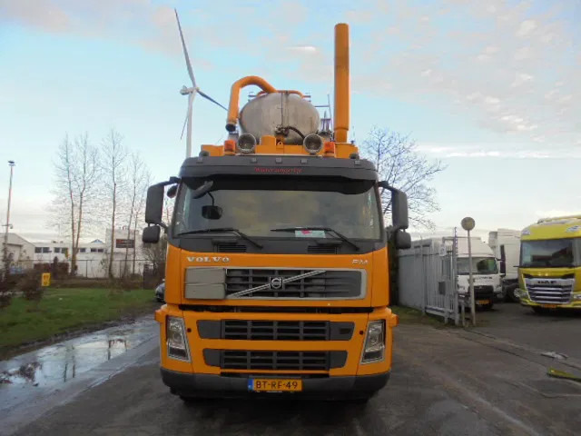 Volvo FM 400 8X4 BLADGEVEERD - Camion hydrocureur: photos 2 Volvo FM 400 8X4 BLADGEVEERD - Camion hydrocureur: photos 2