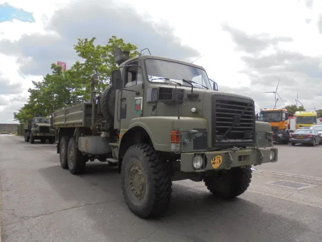 Volvo N 10 6X6 L + FASSI 3X IN STOCK - Camion plateau, Camion grue: photos 3 Volvo N 10 6X6 L + FASSI 3X IN STOCK - Camion plateau, Camion grue: photos 3