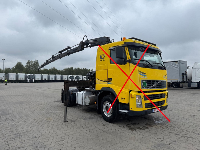 Hiab 220 C - 5 + radio - Grue auxiliaire pour Camion: photos 1 Hiab 220 C - 5 + radio - Grue auxiliaire pour Camion: photos 1
