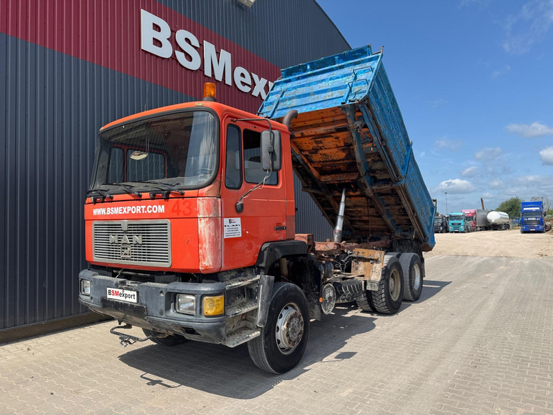 MAN 26.302, 6x6 - Camion benne: photos 5 MAN 26.302, 6x6 - Camion benne: photos 5