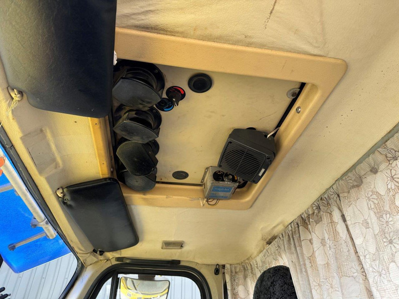 Tracteur routier Volvo N12, N1225: photos 10 Tracteur routier Volvo N12, N1225: photos 10