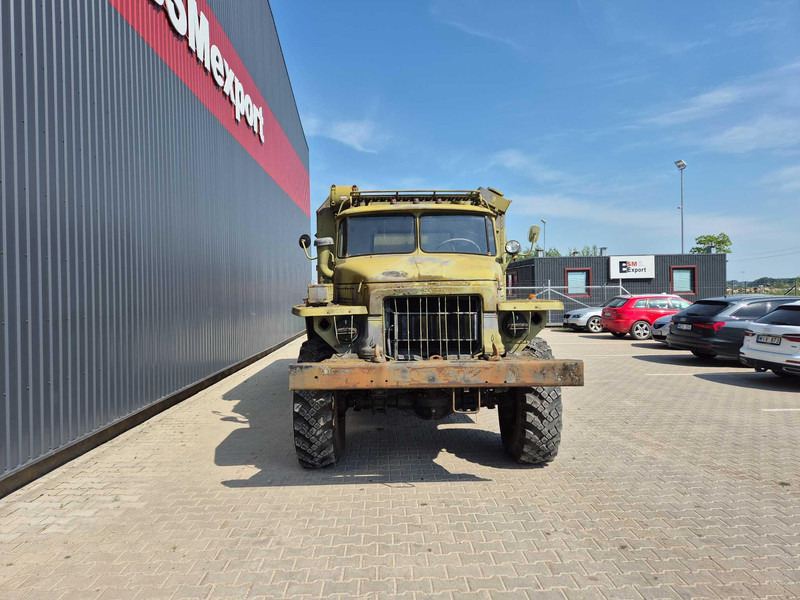 Ural Ural 375 box truck - Camion fourgon: photos 2 Ural Ural 375 box truck - Camion fourgon: photos 2