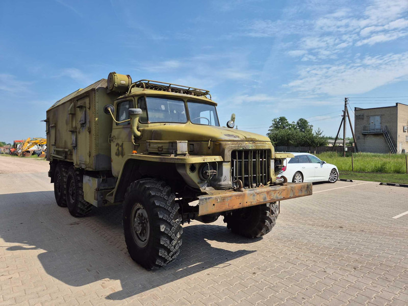 Ural Ural 375 box truck - Camion fourgon: photos 3 Ural Ural 375 box truck - Camion fourgon: photos 3