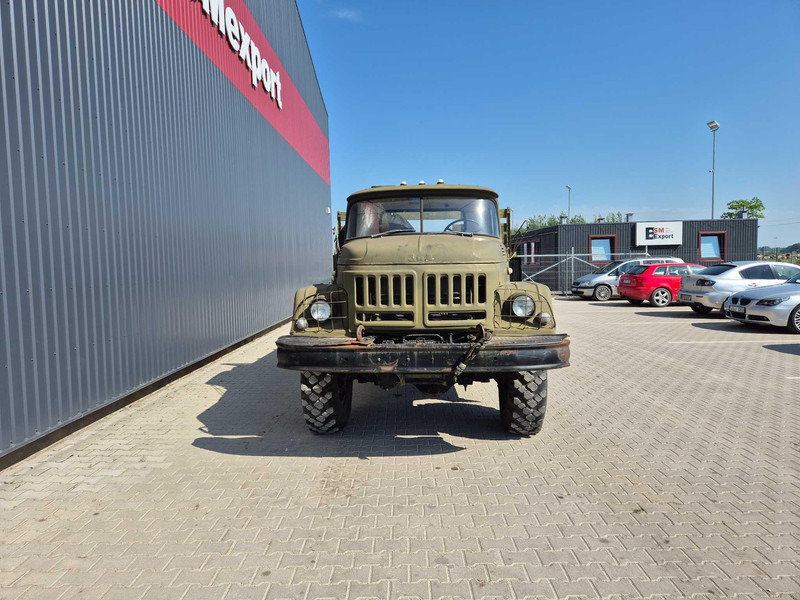 ZIL 131 ex reserve truck - Camion plateau: photos 3 ZIL 131 ex reserve truck - Camion plateau: photos 3
