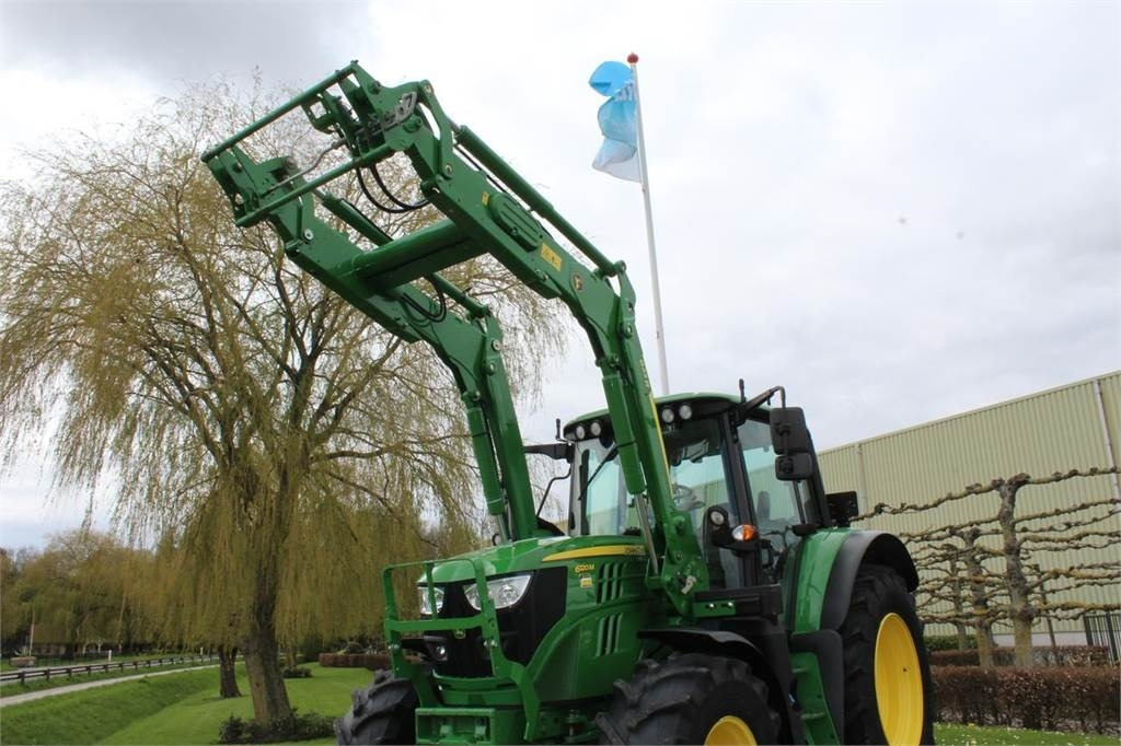 John Deere 6120M with 623R loader - Tracteur agricole: photos 2 John Deere 6120M with 623R loader - Tracteur agricole: photos 2