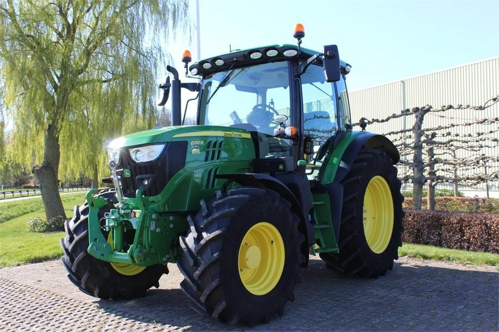 John Deere 6130R - Tracteur agricole: photos 1 John Deere 6130R - Tracteur agricole: photos 1
