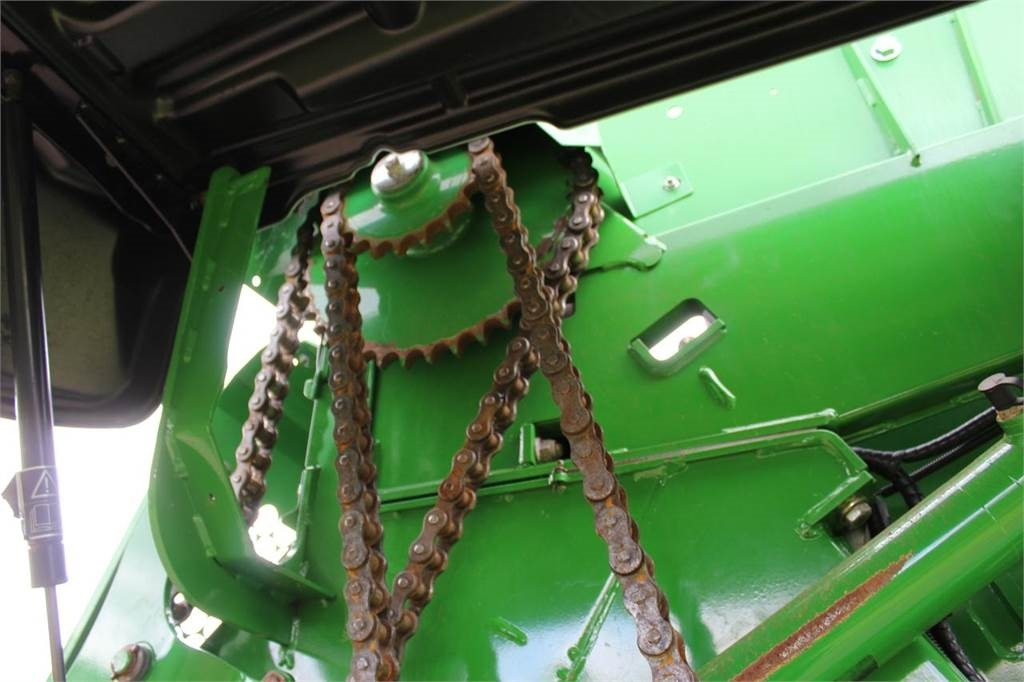 John Deere 990 - Presse à balles rondes: photos 4 John Deere 990 - Presse à balles rondes: photos 4