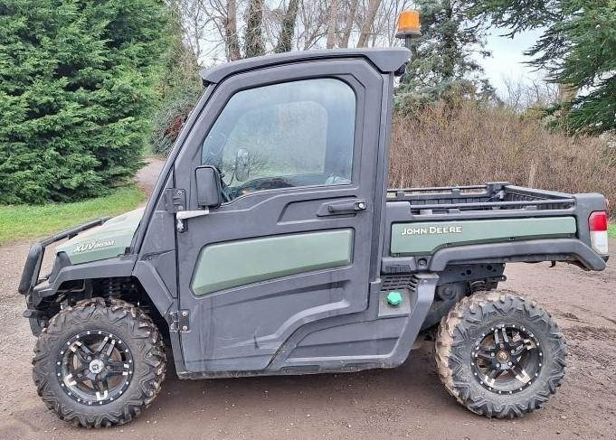 John Deere XUV 865M - Quadricycle: photos 3 John Deere XUV 865M - Quadricycle: photos 3