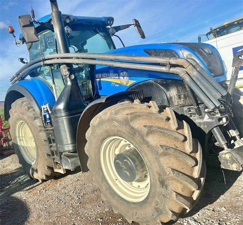New Holland T 7.290 AC HD - Tracteur agricole: photos 2 New Holland T 7.290 AC HD - Tracteur agricole: photos 2