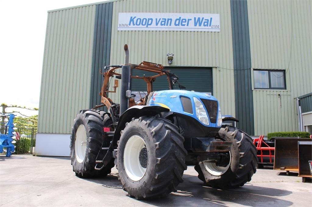 New Holland T7030 - Tracteur agricole: photos 1 New Holland T7030 - Tracteur agricole: photos 1