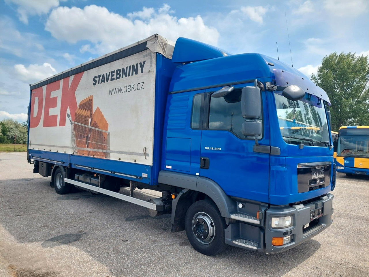 MAN TGL 12.220 4X2 BL Edscha - Camion à rideaux coulissants: photos 2 MAN TGL 12.220 4X2 BL Edscha - Camion à rideaux coulissants: photos 2