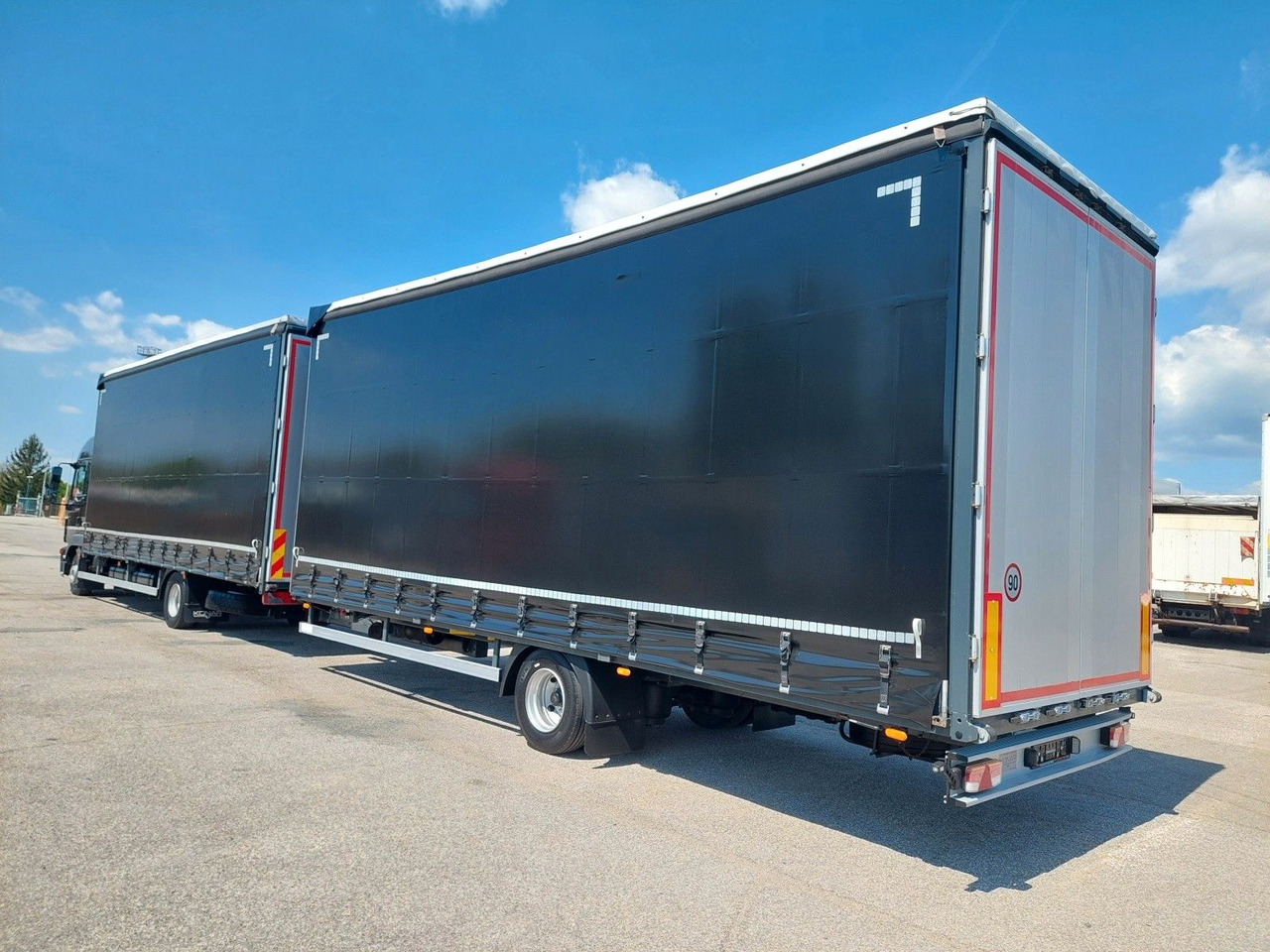 MAN TGL 12.250 BL 4x2 + Anhänger KONAR 38 Paletten - Camion à rideaux coulissants: photos 3 MAN TGL 12.250 BL 4x2 + Anhänger KONAR 38 Paletten - Camion à rideaux coulissants: photos 3