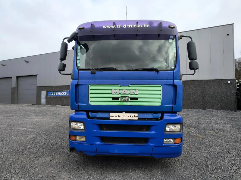 MAN TGA 26.360 INSULATED INOX TANK - 2 COMP - AIRCO - LIFT/STEERING AXLE - Camion citerne: photos 2 MAN TGA 26.360 INSULATED INOX TANK - 2 COMP - AIRCO - LIFT/STEERING AXLE - Camion citerne: photos 2