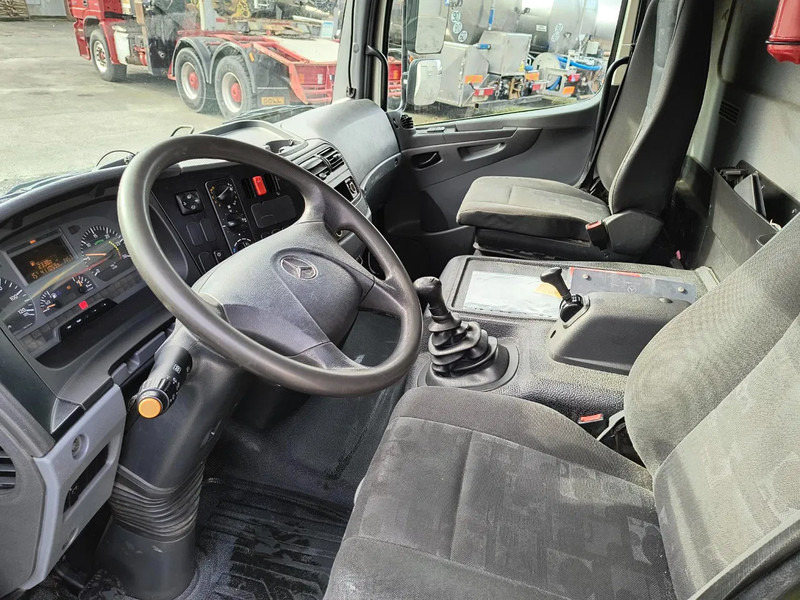 Photo d'intérieur 1: Camion fourgon Mercedes-Benz Atego 1018 MOVING LIFT - GOOD WORKING CONDITION