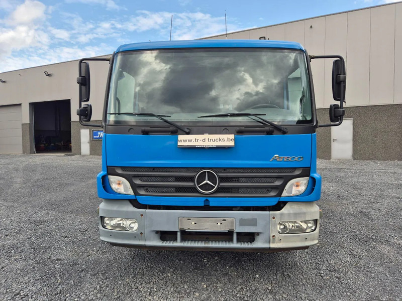 Mercedes-Benz Atego 1218 HOOK SYSTEM + CONTAINER INCLUDED (!) - Camion ampliroll: photos 2 Mercedes-Benz Atego 1218 HOOK SYSTEM + CONTAINER INCLUDED (!) - Camion ampliroll: photos 2