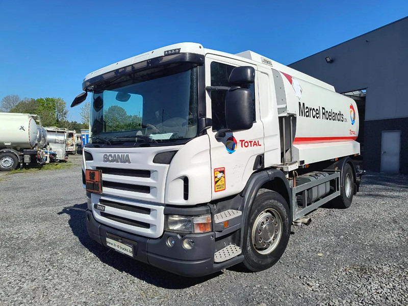 Scania P280 13000L FUEL/CARBURANT TANK - 4 COMP - Camion citerne: photos 1 Scania P280 13000L FUEL/CARBURANT TANK - 4 COMP - Camion citerne: photos 1