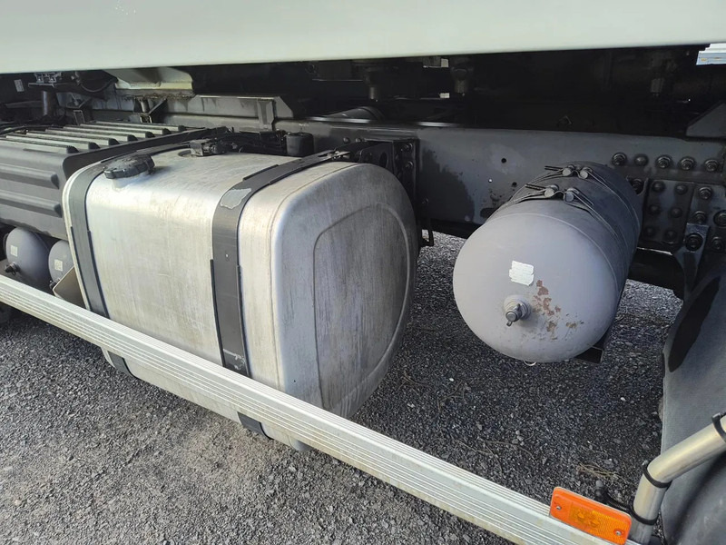 Camion citerne pour transport de carburant Volvo FM 440 13000L FUEL / CARBURANT - 4 COMP: photos 16
