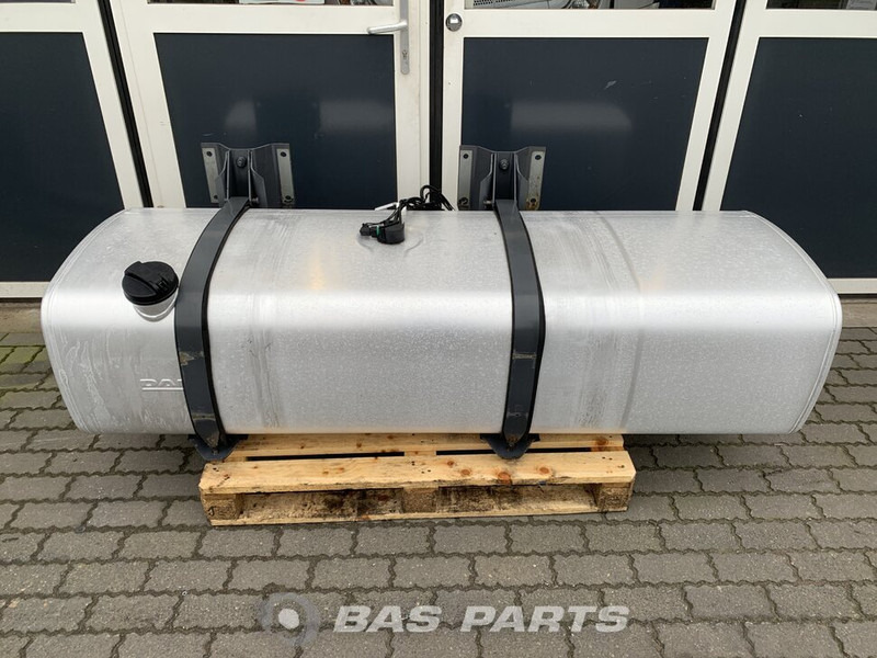 DAF Brandstoftank DAF 600 Liter 1659141 - Réservoir de carburant pour Camion: photos 1 DAF Brandstoftank DAF 600 Liter 1659141 - Réservoir de carburant pour Camion: photos 1