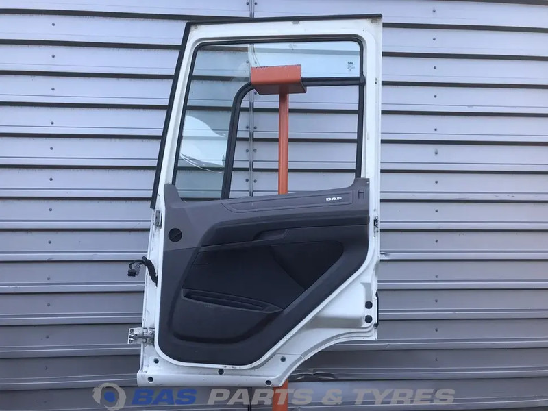 DAF CF Euro 6 - Portière et pièces pour Camion: photos 2 DAF CF Euro 6 - Portière et pièces pour Camion: photos 2