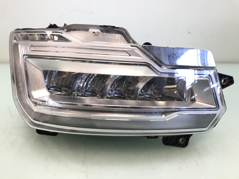 DAF XF G2 - Feu avant pour Camion: photos 1 DAF XF G2 - Feu avant pour Camion: photos 1