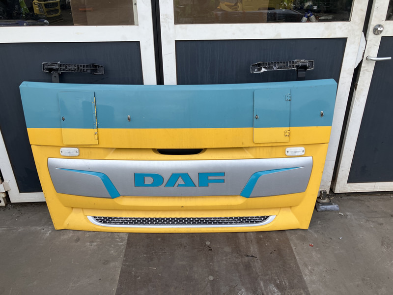 DAF XF106 Grille DAF 1892076 - Calandre pour Camion: photos 1 DAF XF106 Grille DAF 1892076 - Calandre pour Camion: photos 1