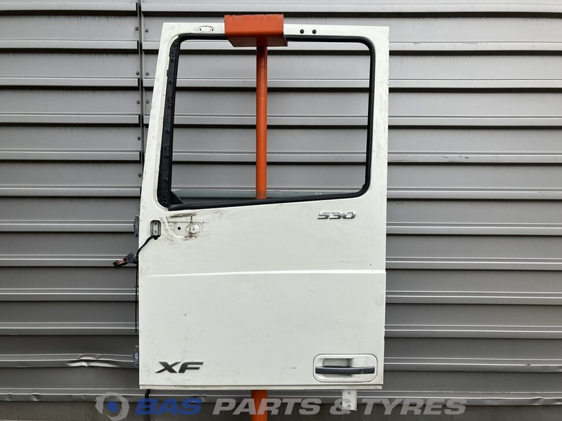 DAF XF106 - Portière et pièces pour Camion: photos 1 DAF XF106 - Portière et pièces pour Camion: photos 1